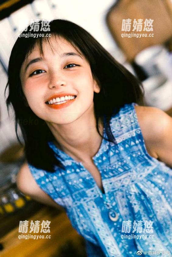 Umeko J Umeko J吊带写真:欣赏丰富的原图与精致的套图!